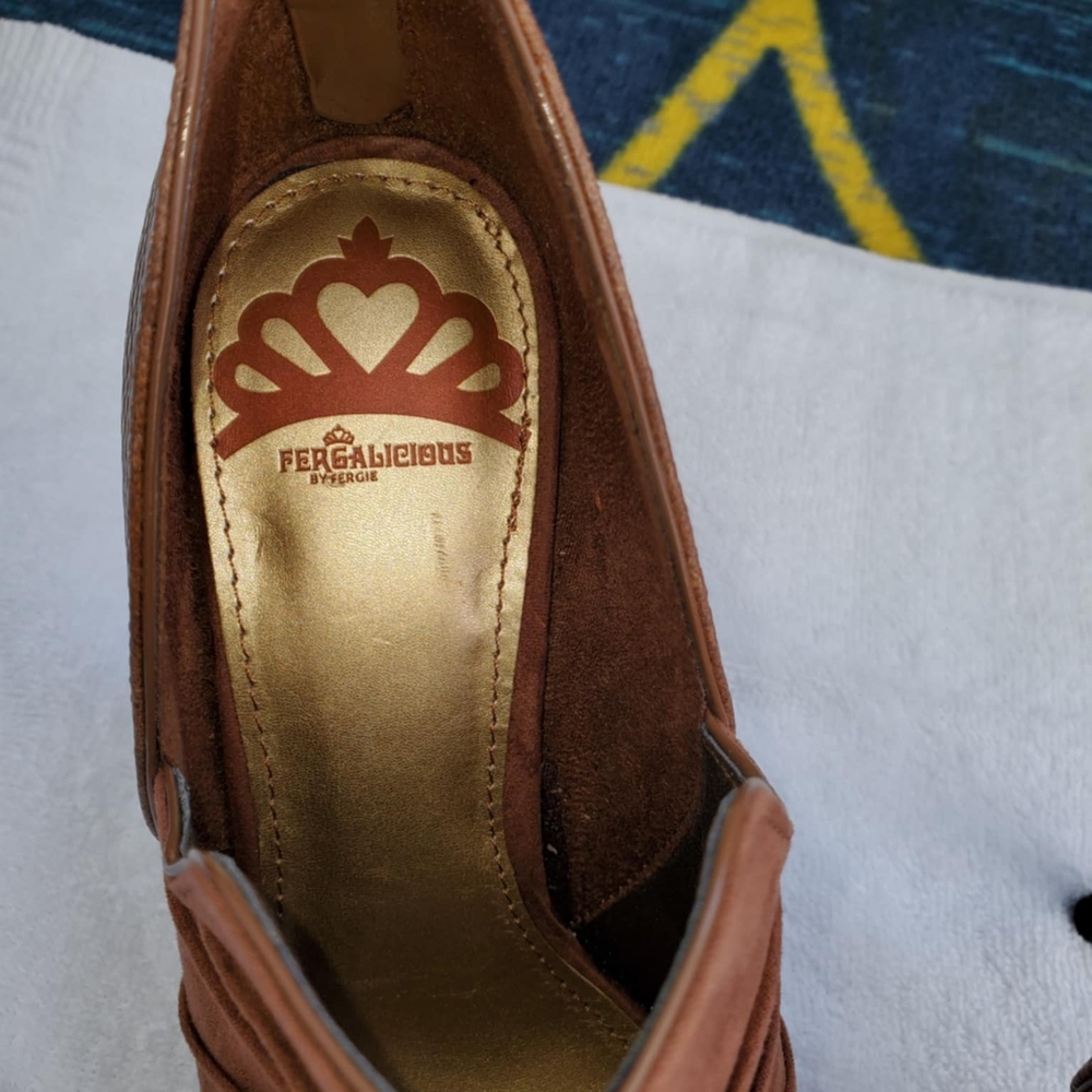 Fergalicious Heels Brown Womans 7.5M - Picture 2 of 9